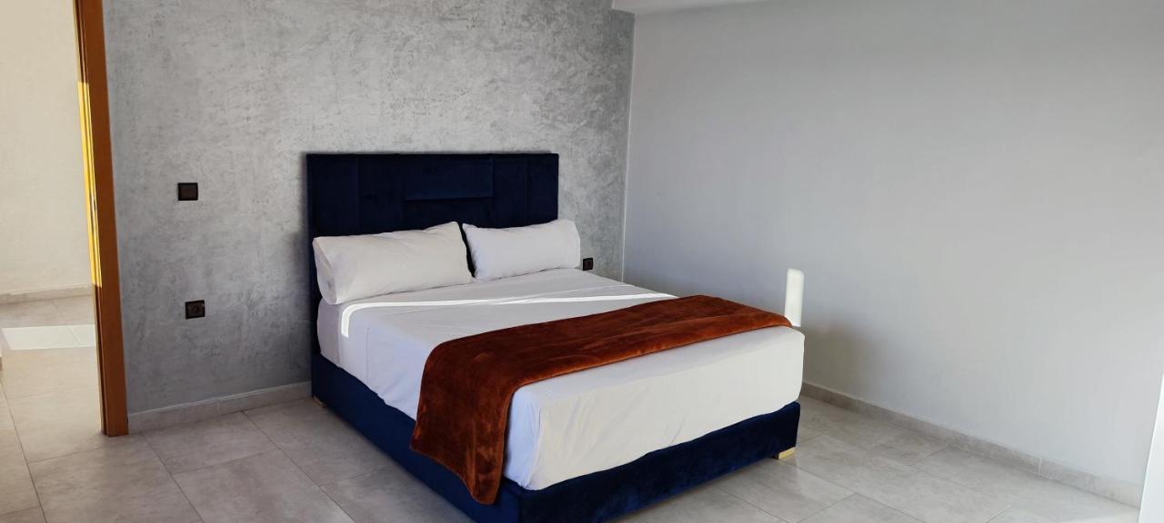 La Rose Bleu 3 Chambre Terrasse Tangier Bagian luar foto