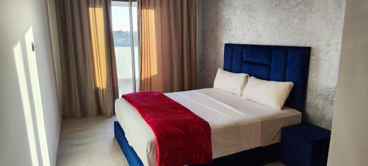 La Rose Bleu 3 Chambre Terrasse Tangier Bagian luar foto